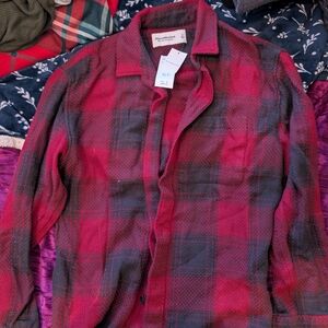Abercrombie & Fitch Men Size Small Red and Black Plaid Casual Shirt
